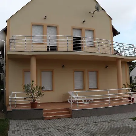 Erkel Panorama Apartman 2. Appartamento Vonyarcvashegy