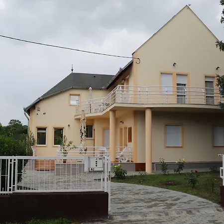 Erkel Panorama Apartman 2. Appartamento *