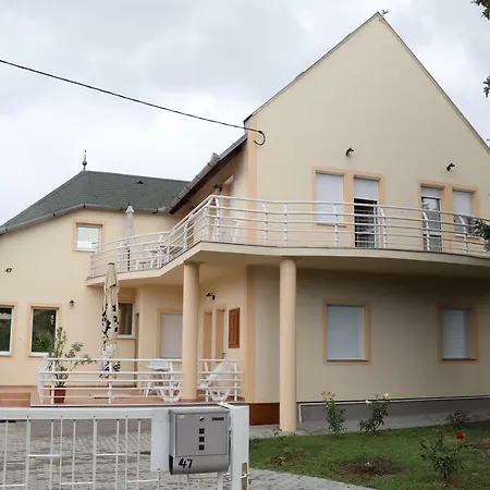 Erkel Panorama Apartman 2. Appartamento *