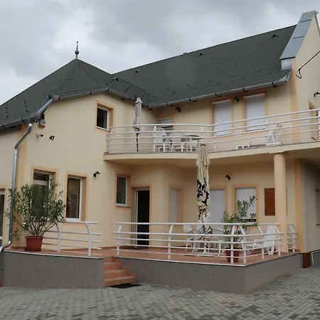 Erkel Panorama Apartman 2. Appartamento *